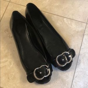 GUCCI SIZE 37 peep toe flats